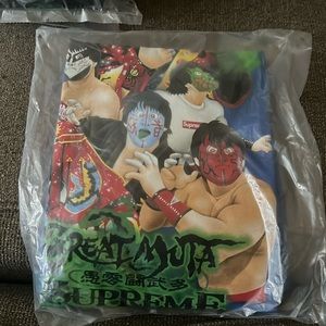 Supreme short sleeve large t shirt